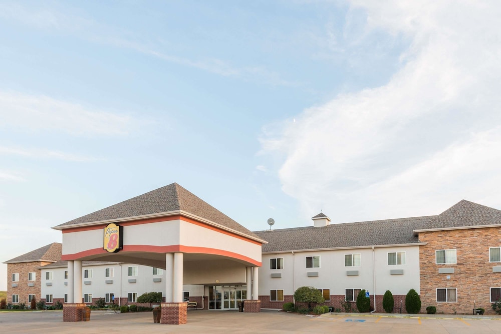 Pet Friendly Super 8 Salina in Salina, Kansas