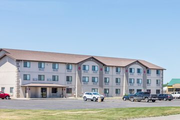 Pet Friendly Super 8 Sioux City South in Sioux City, Iowa