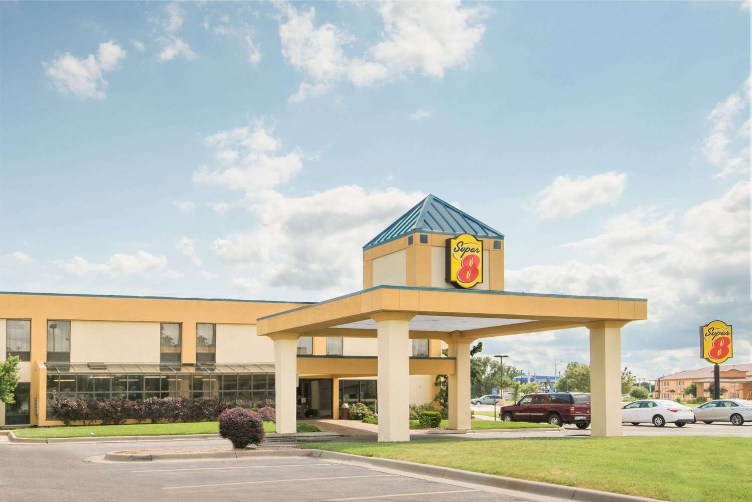 Pet Friendly Super 8 Wichita South in Wichita, Kansas