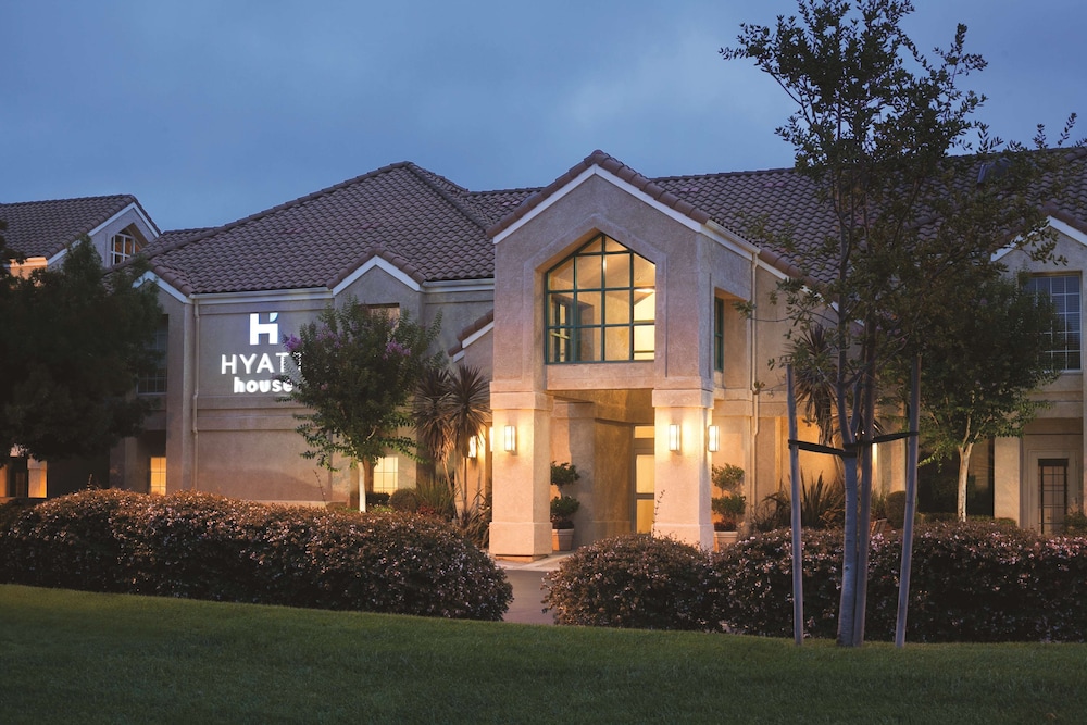 Pet Friendly Hyatt House Pleasanton in Pleasanton, California