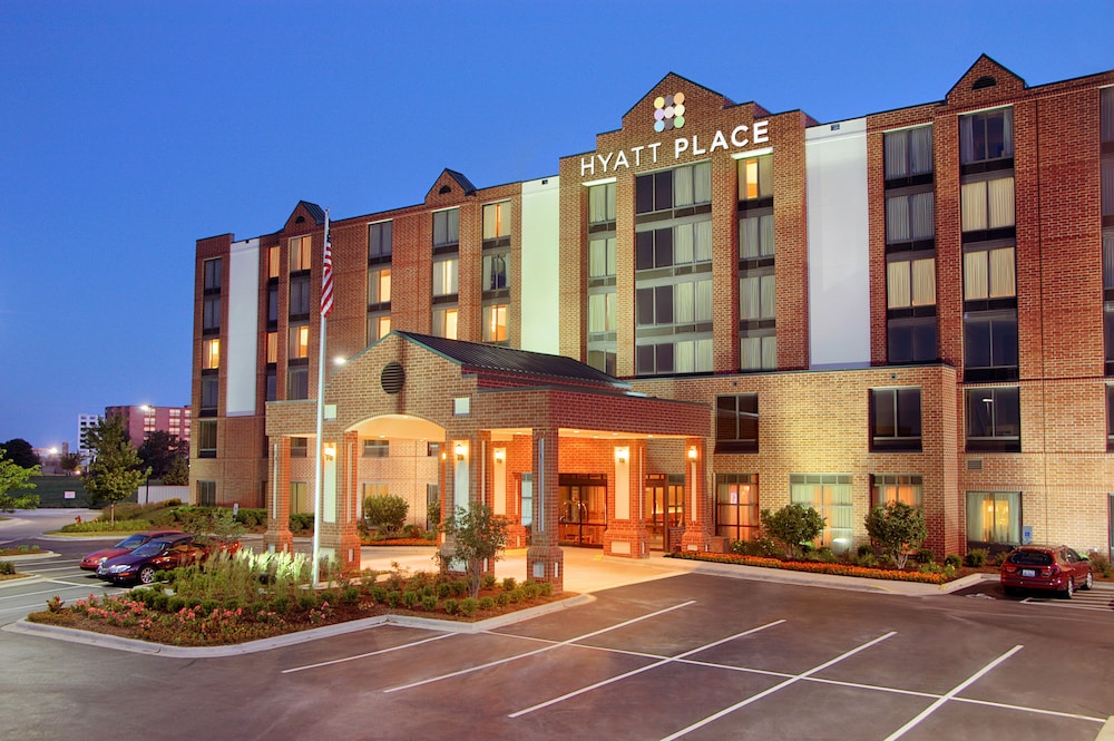 Pet Friendly Hyatt Place Chicago Lombard in Lombard, Illinois
