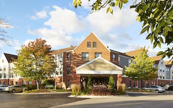 Pet Friendly Homewood Suites by Hilton Chicago-Lincolnshire in Lincolnshire, Illinois