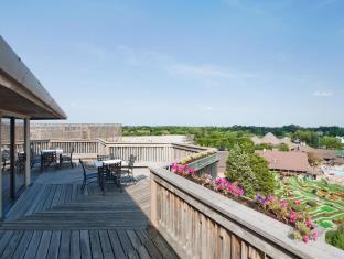 Pet Friendly Hilton Chicago/Indian Lakes Resort in Bloomingdale, Illinois