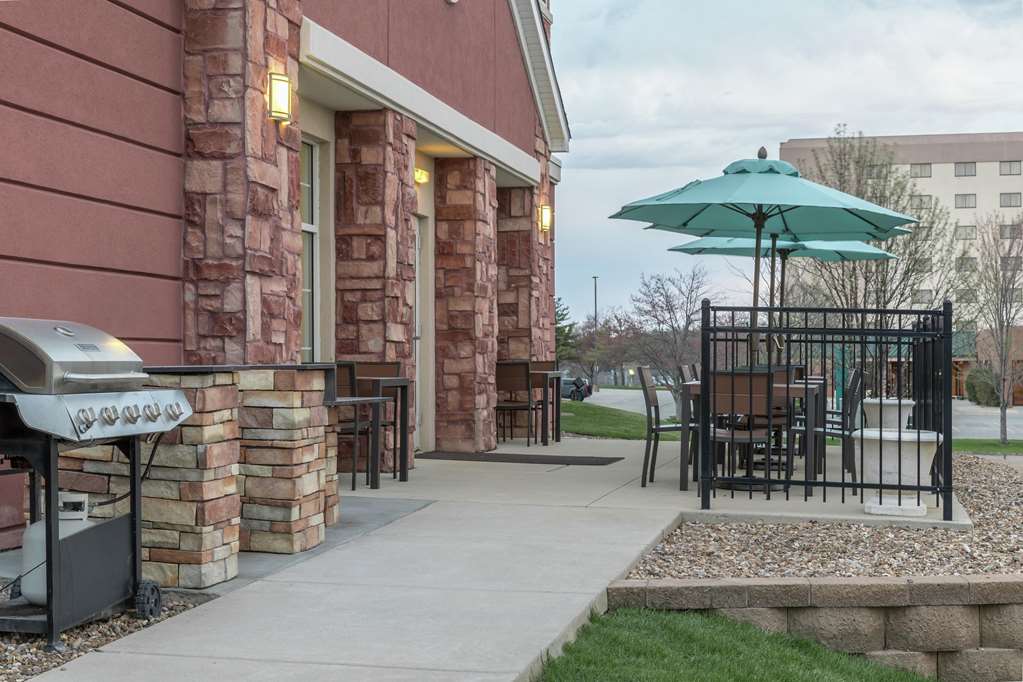 Pet Friendly Homewood Suites by Hilton Cedar Rapids-North in Cedar Rapids, Iowa