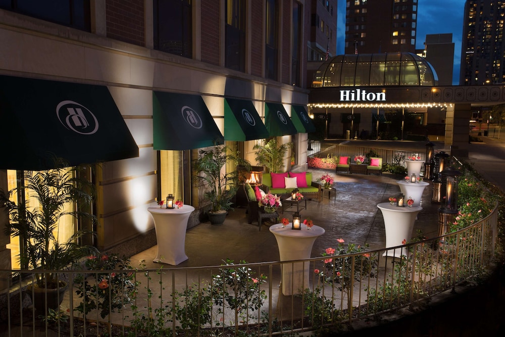 Pet Friendly Hilton Minneapolis in Minneapolis, Minnesota