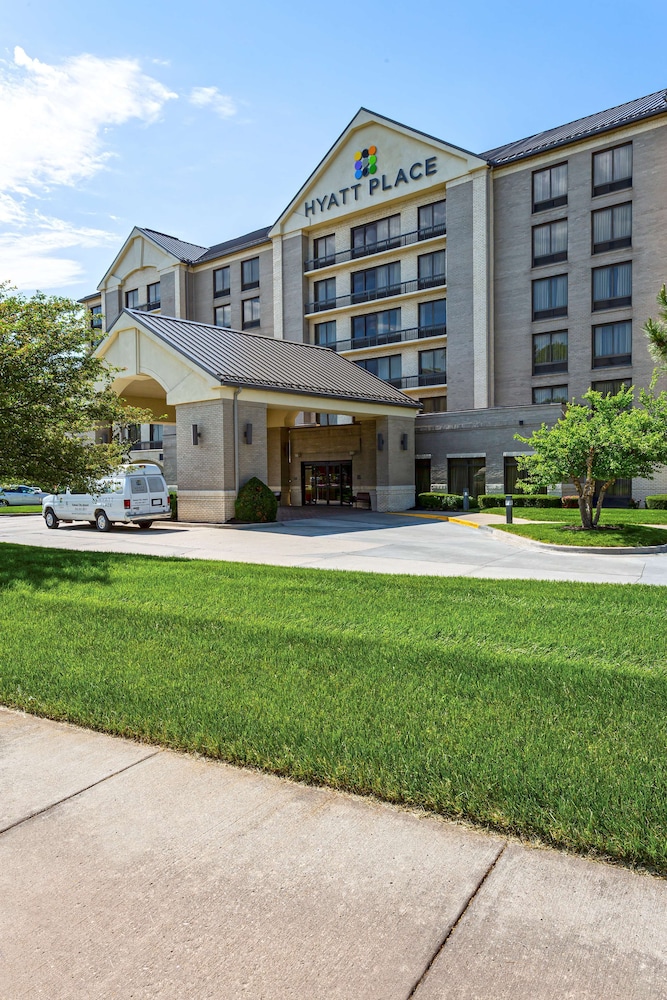 Pet Friendly Hyatt Place Kansas City Airport in Kansas City, Missouri