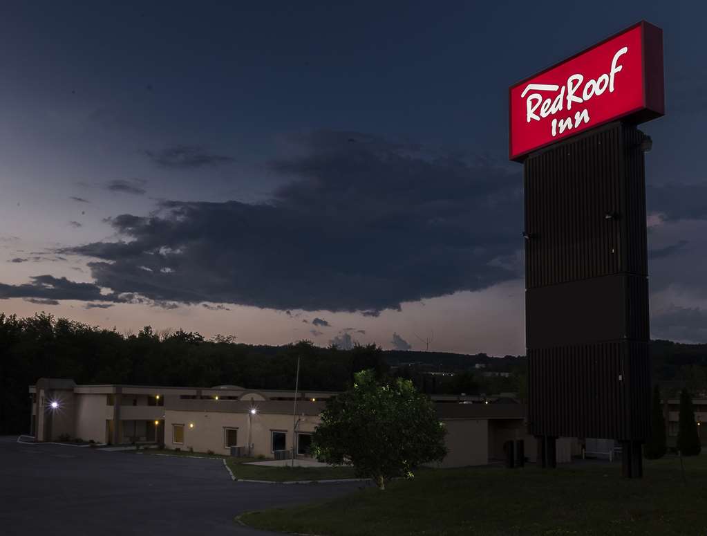 Pet Friendly Red Roof Inn Clearfield in Clearfield, Pennsylvania