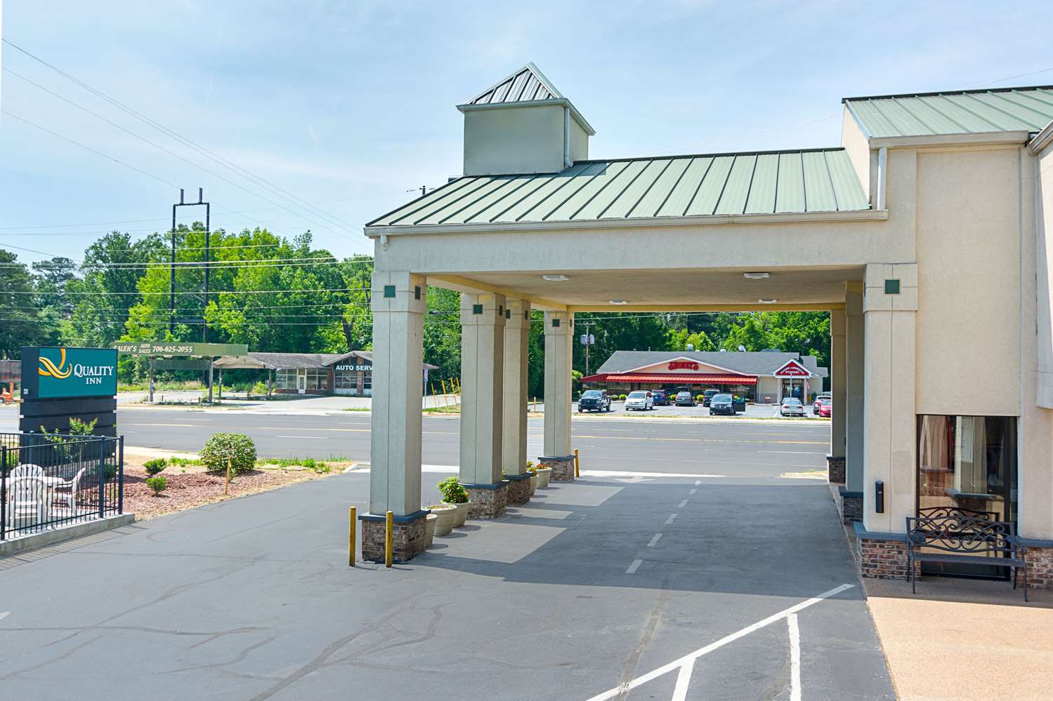 Pet Friendly Quality Inn in Calhoun, Georgia