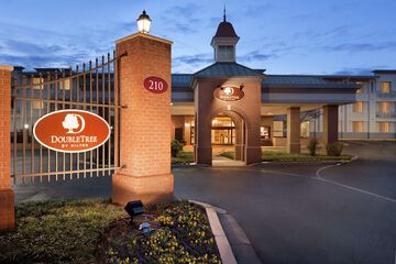 Pet Friendly Doubletree Hotel Annapolis in Annapolis, Maryland