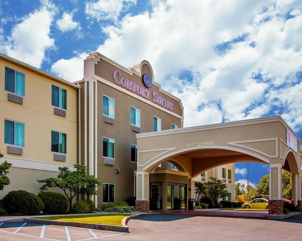 Pet Friendly DoubleTree Suites By Hilton Hotel Austin in Austin, Texas
