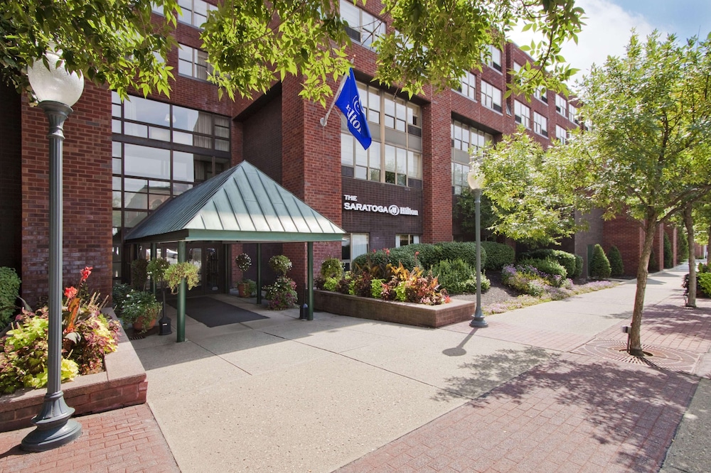 Pet Friendly The Saratoga Hilton in Saratoga Springs, New York