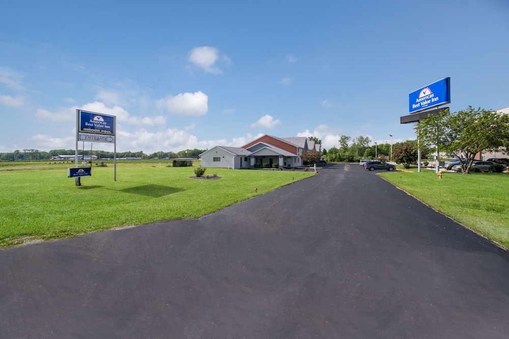 Pet Friendly Americas Best Value Inn Effingham in Effingham, Illinois