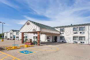 Pet Friendly Baymont Inn and Suites Decatur in Decatur, Illinois