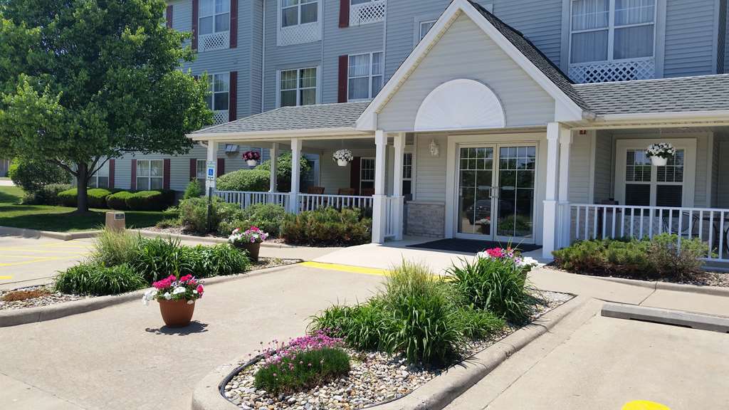 Pet Friendly Country Inn & Suites By Radisson Bloomington Normal West in Bloomington, Illinois