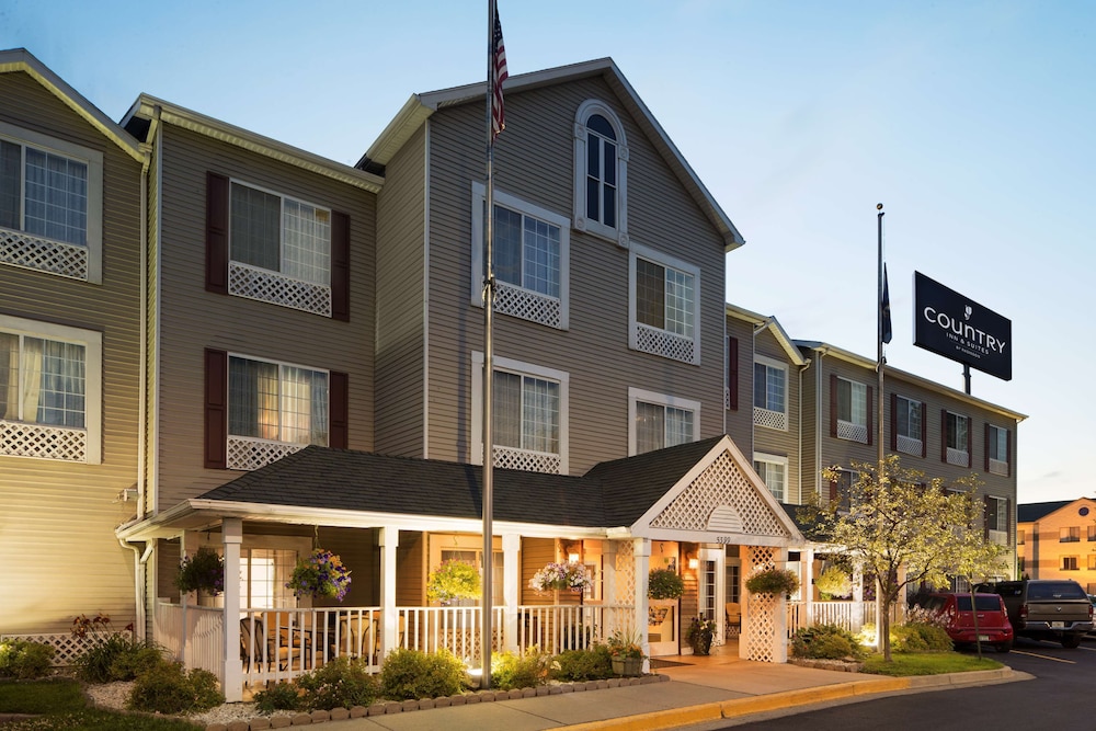 Pet Friendly Country Inn & Suites By Radisson, Grand Rapids Airport, MI in Grand Rapids, Michigan