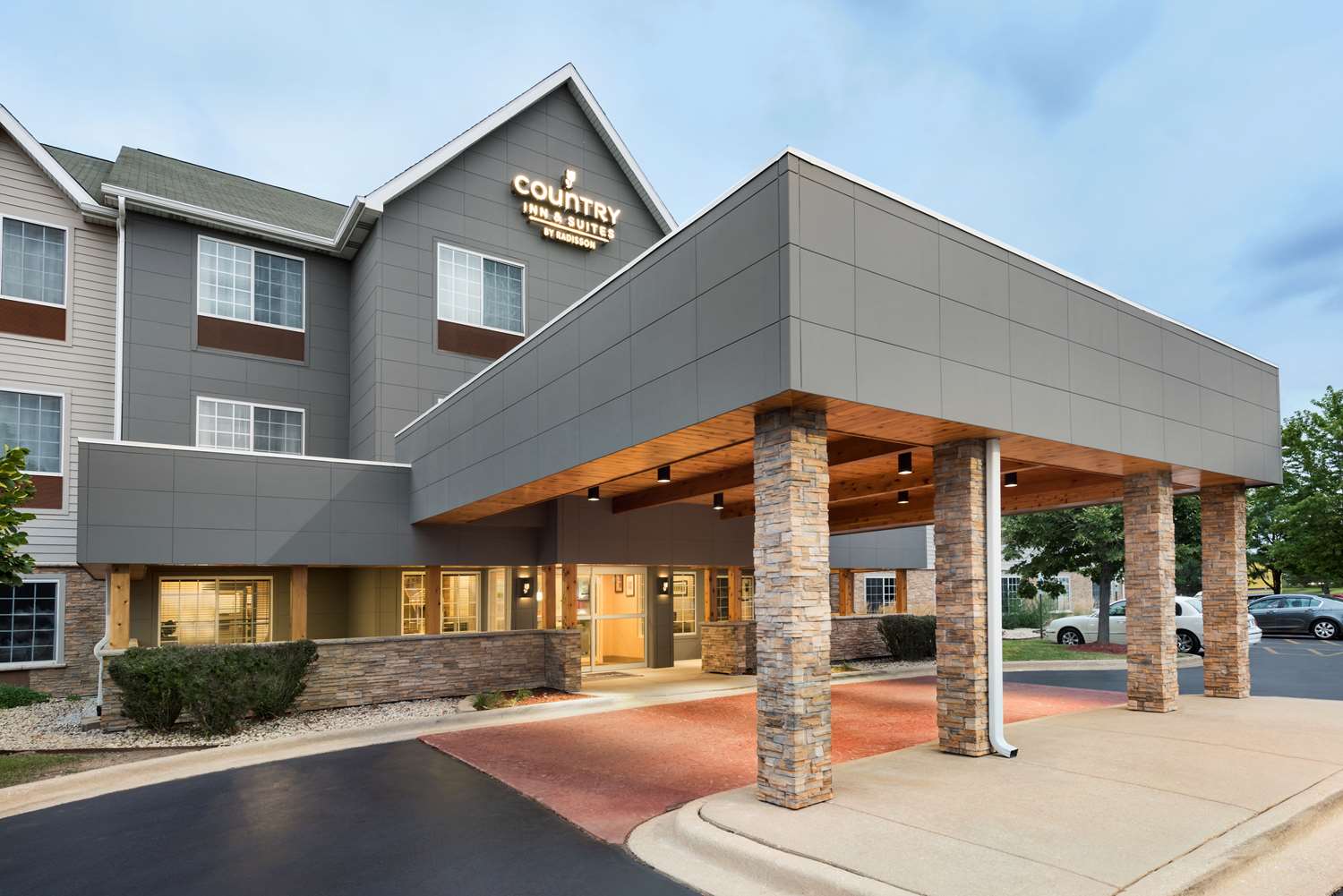 Pet Friendly Country Inn Suites Romeoville in Romeoville, Illinois