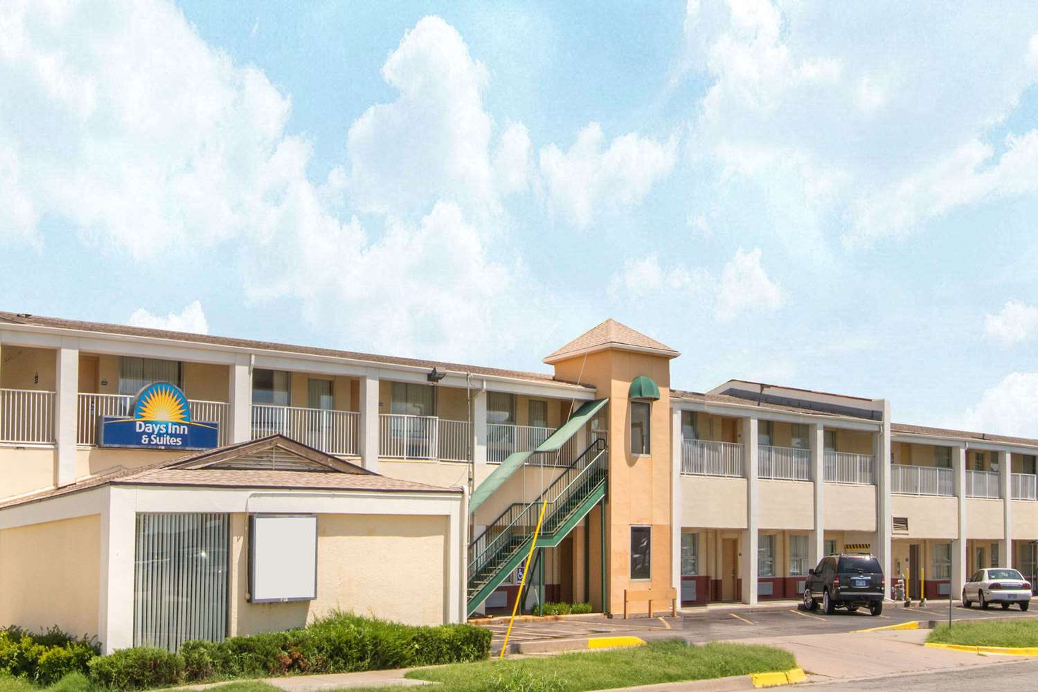 Pet Friendly Days Inn and Suites Wichita East in Wichita, Kansas