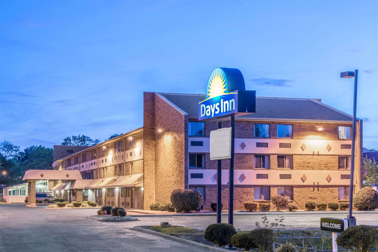 Pet Friendly Days Inn Hurstbourne in Louisville, Kentucky