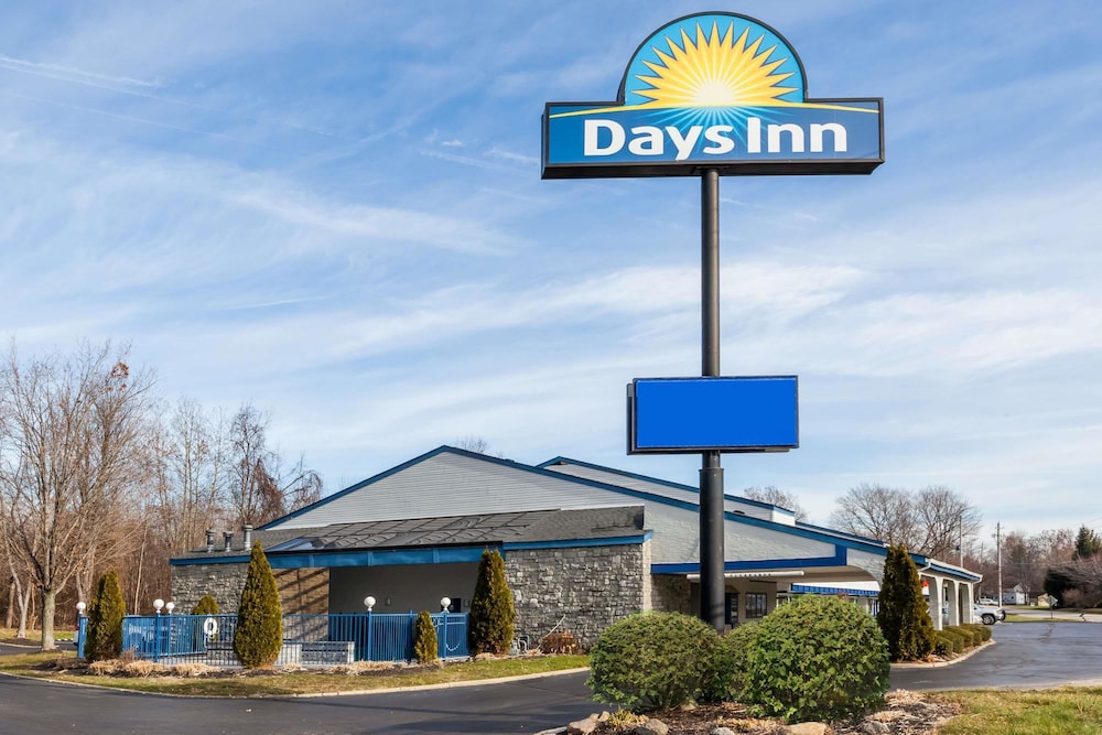 Pet Friendly Days Inn Kent - Akron in Kent, Ohio