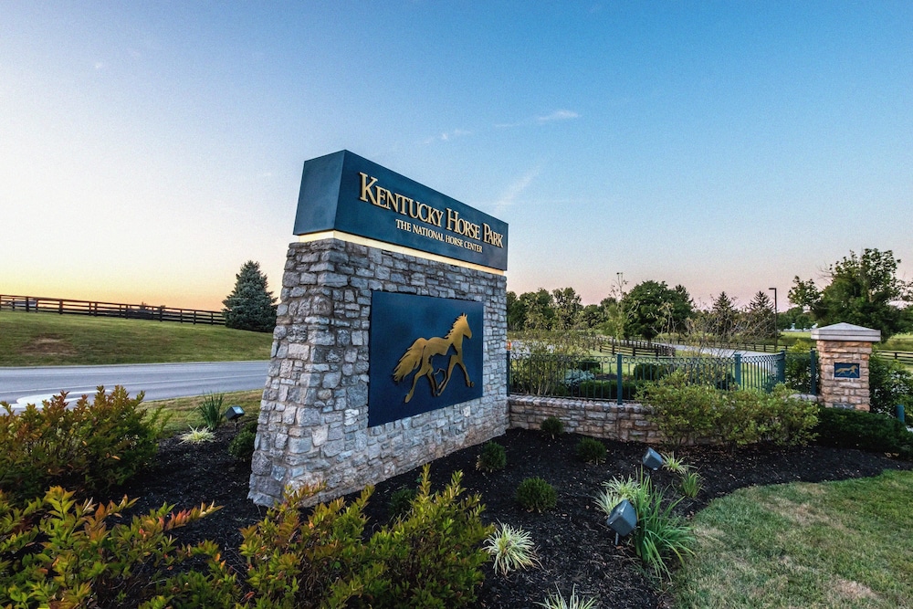 Pet Friendly Days Inn Lexington South in Lexington, Kentucky