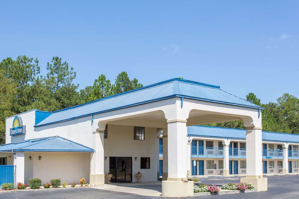 Pet Friendly Days Inn Picayune in Picayune, Mississippi