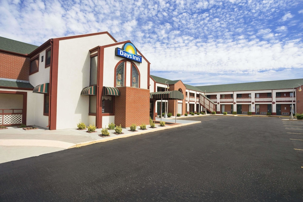 Pet Friendly Days Inn Wichita West Near Airport in Wichita, Kansas