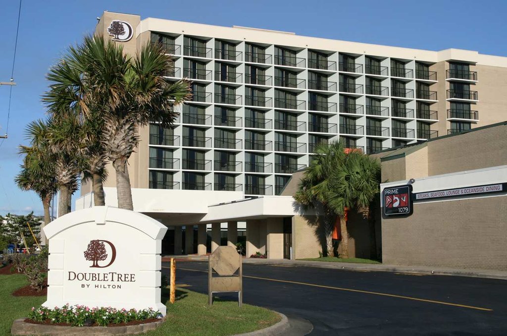 Pet Friendly DoubleTree by Hilton Hotel Atlantic Beach Oceanfront in Atlantic Beach, North Carolina