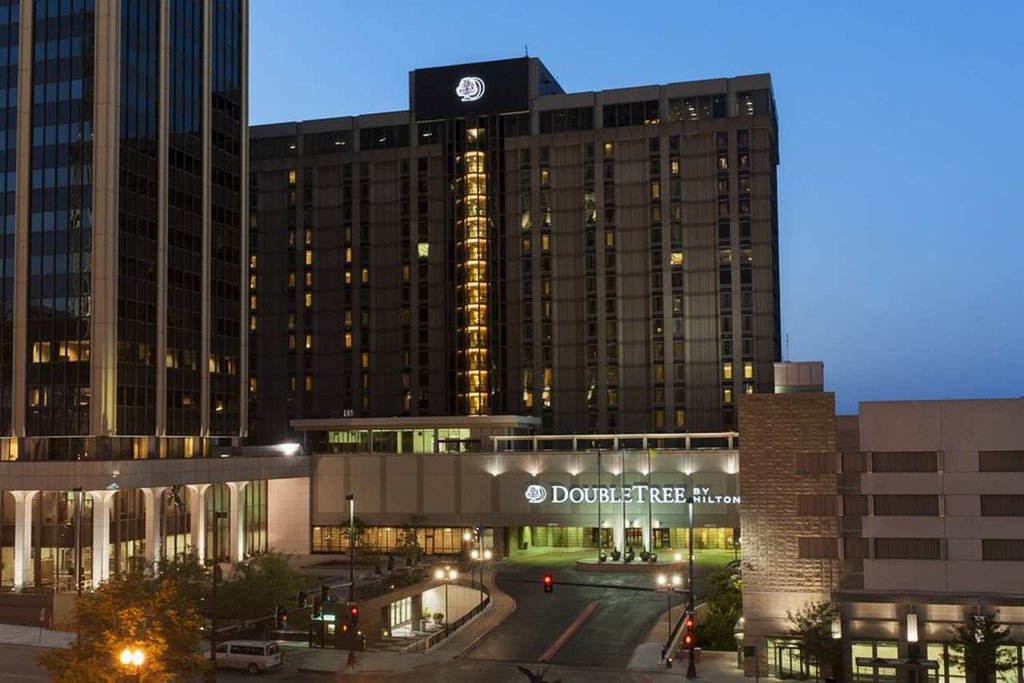 Pet Friendly DoubleTree by Hilton Omaha Downtown in Omaha, Nebraska