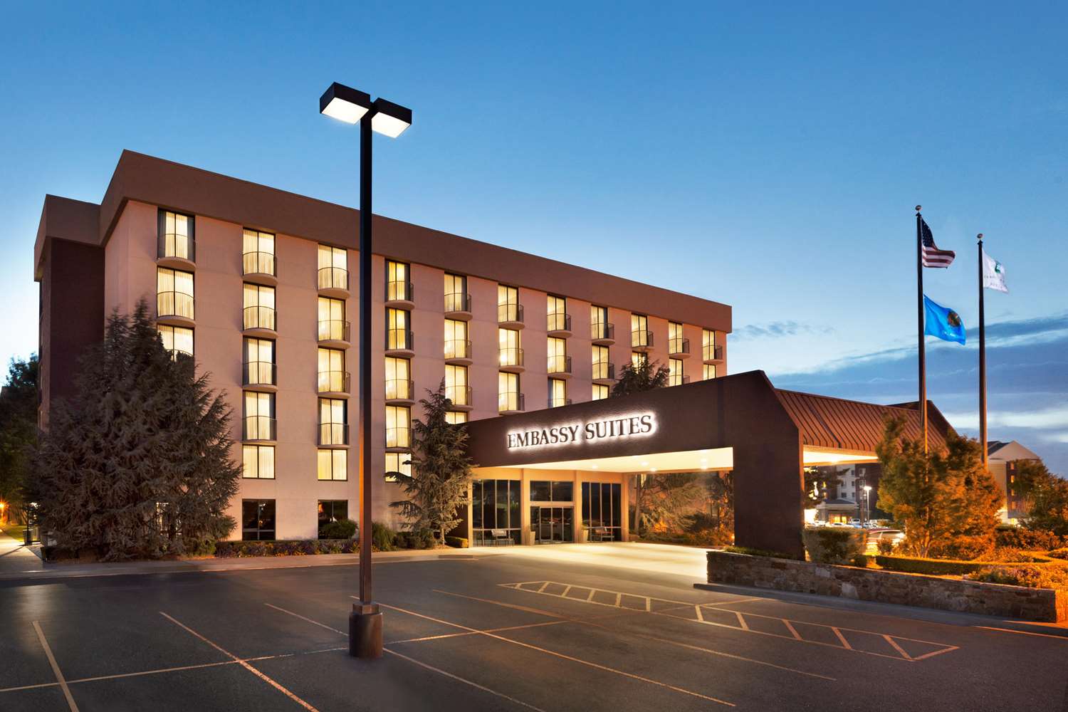 Pet Friendly Embassy Suites Oklahoma City Will Rogers Airport in Oklahoma City, Oklahoma