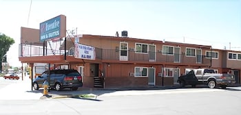 Pet Friendly Executive Inn & Suites in Lakeview, Oregon