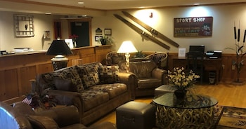Pet Friendly Flat Creek Inn and Suites in Hayward, Wisconsin