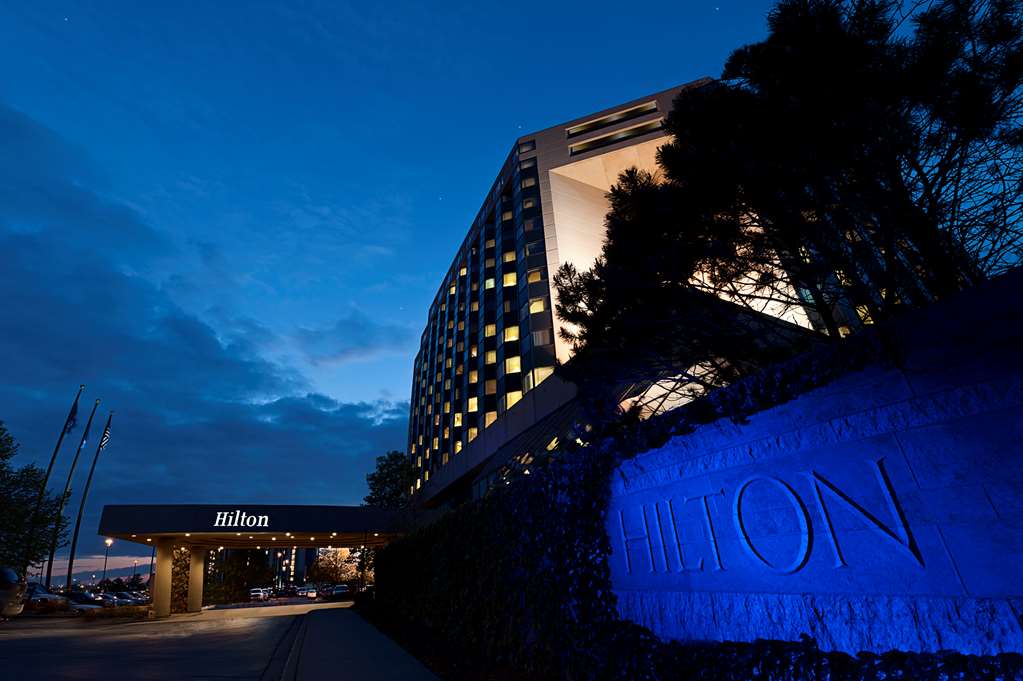 Pet Friendly Hilton Minneapolis/St. Paul Airport Mall of America in Bloomington, Minnesota