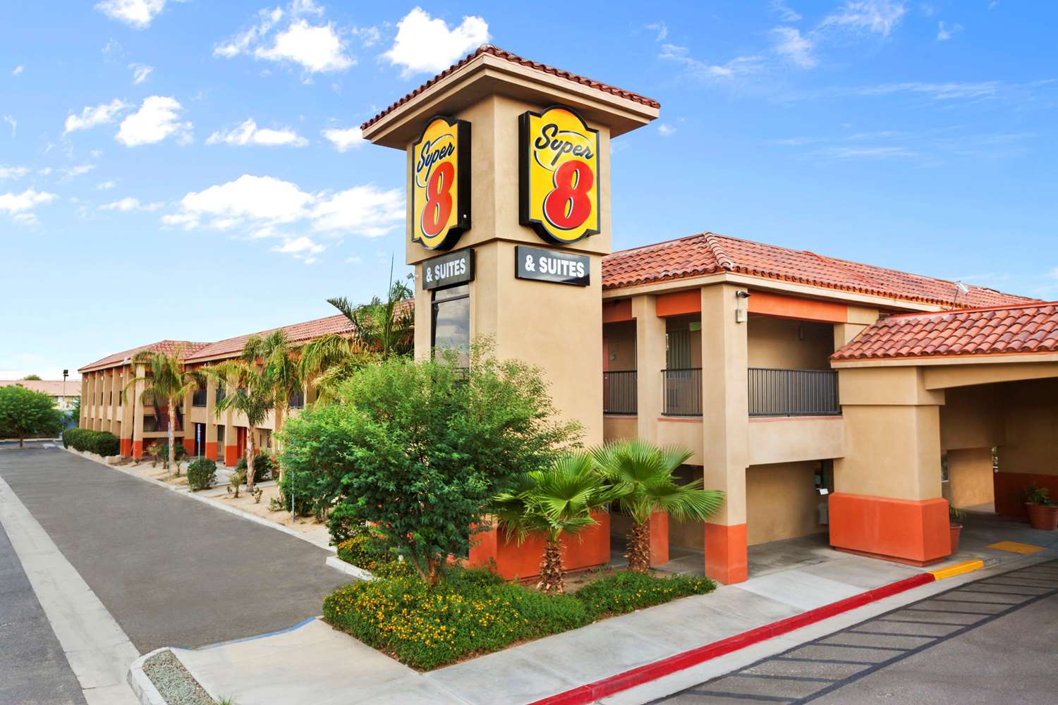 Pet Friendly Indio Super 8 & Suites in Indio, California