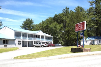 Pet Friendly Red Carpet Inn & Suites in Plymouth, New Hampshire