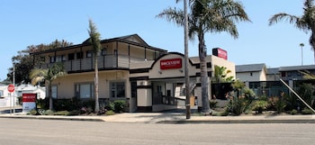 Pet Friendly Rockview Inn and Suites in Morro Bay, California