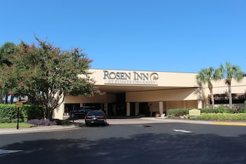 Pet Friendly Rosen Inn At Pointe Orlando in Orlando, Florida