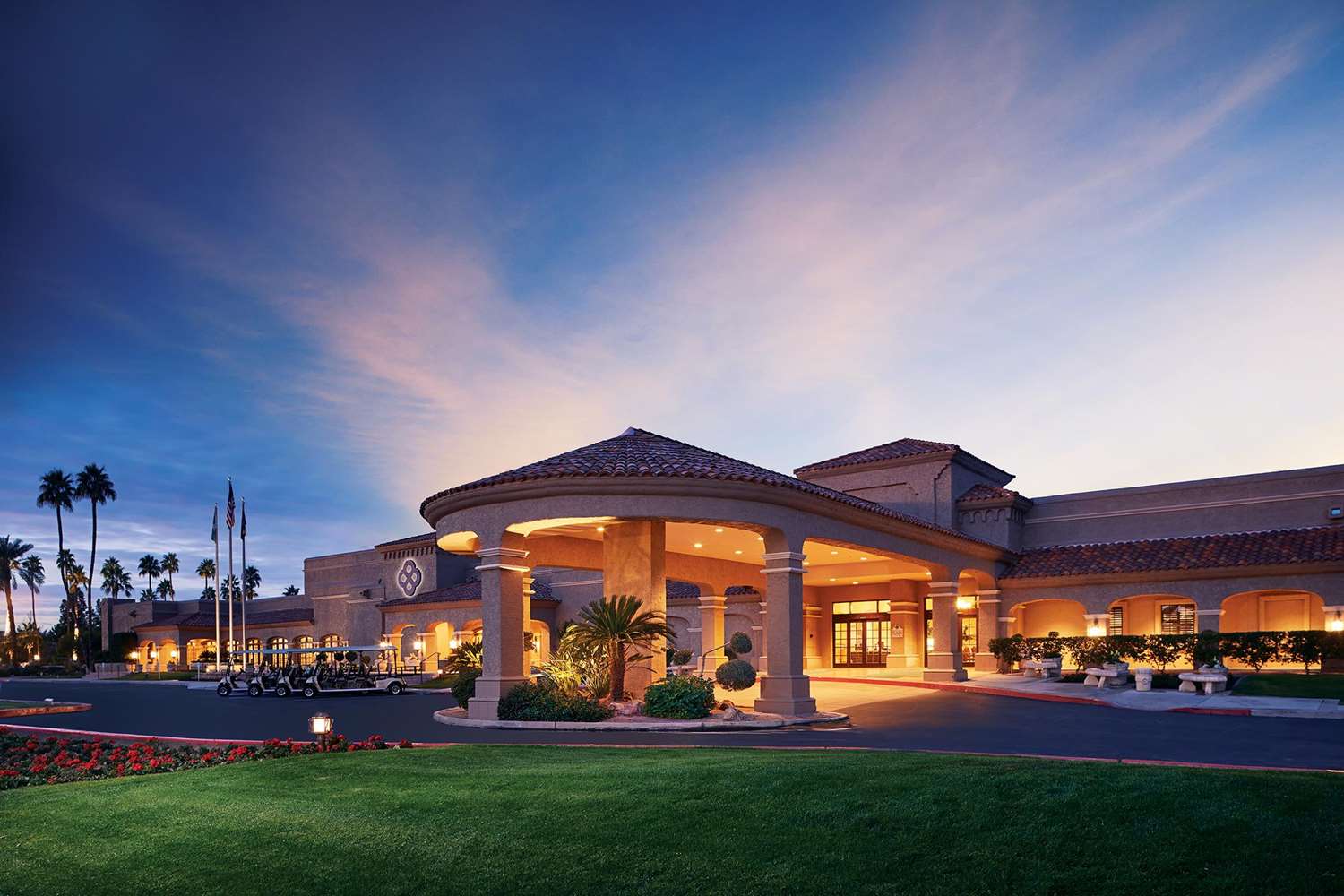 Pet Friendly Scottsdale Plaza Resort in Scottsdale, Arizona