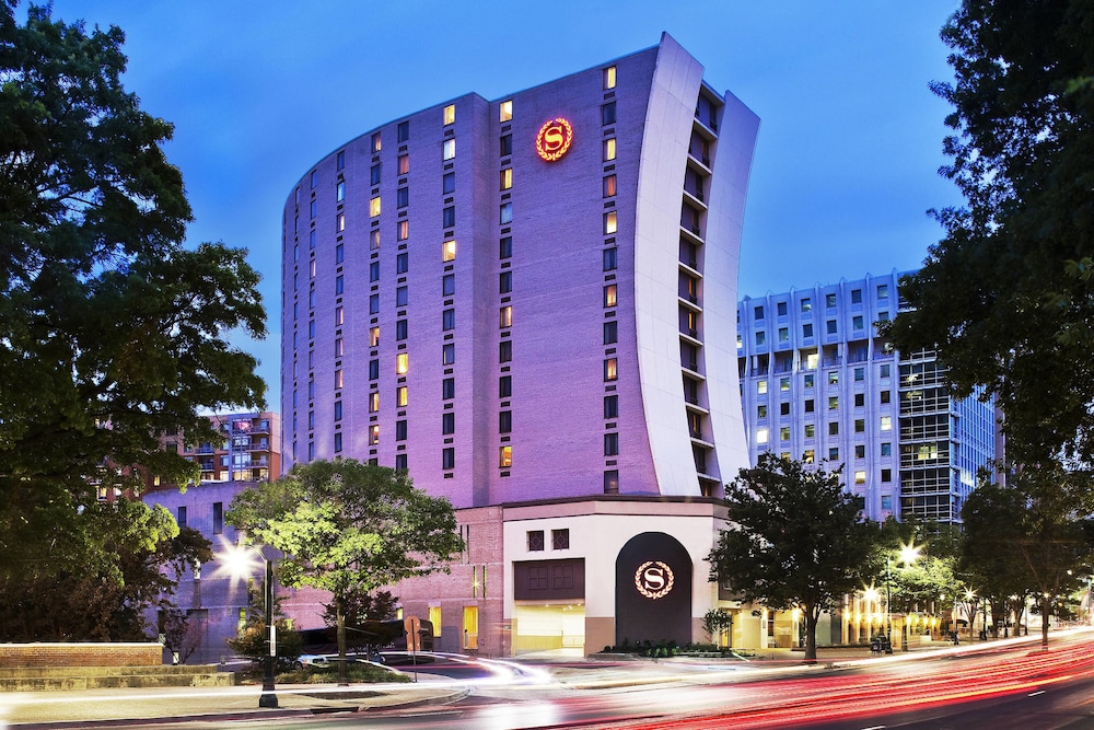 Pet Friendly Sheraton Silver Spring Hotel in Silver Spring, Maryland