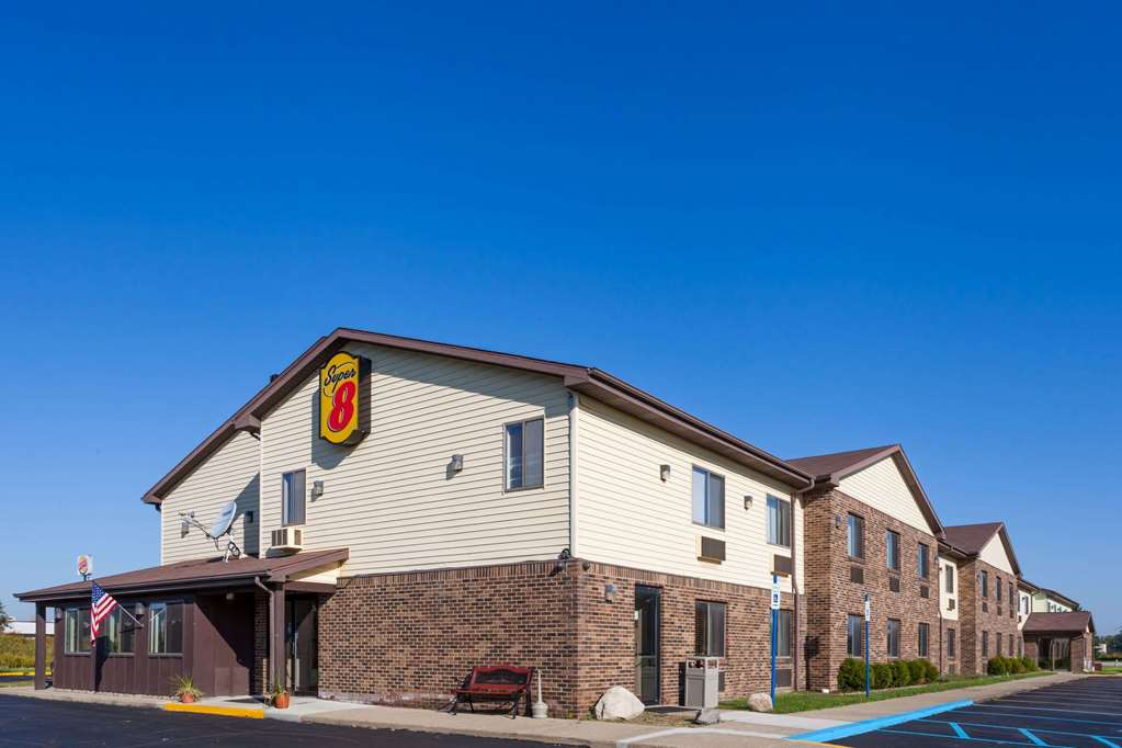 Pet Friendly Super 8 Imlay City Mi in Imlay City, Michigan