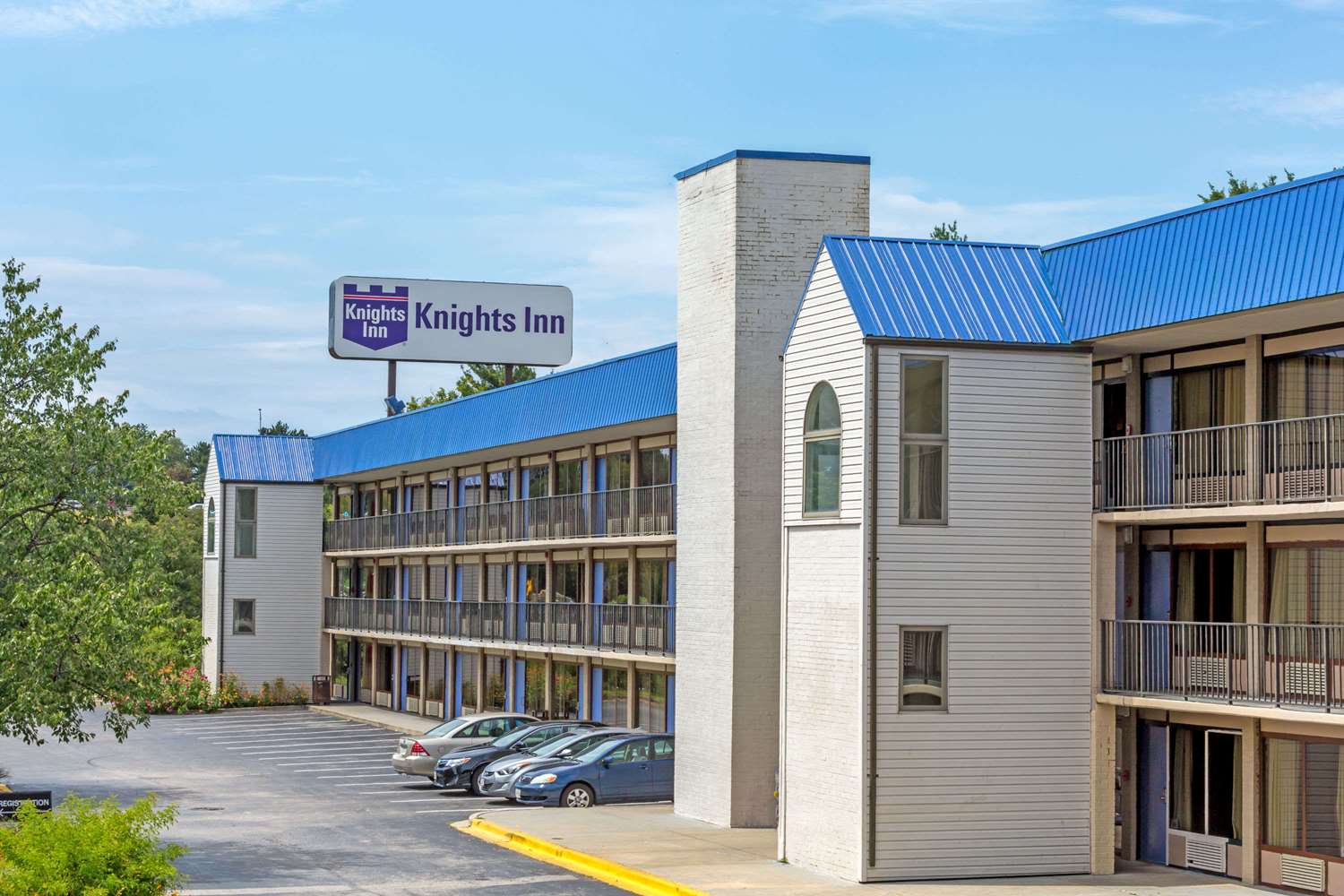 Pet Friendly Knights Inn Baltimore West in Baltimore, Maryland