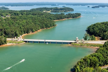 Pet Friendly Lanier Islands Legacy Lodge  in Buford, Georgia