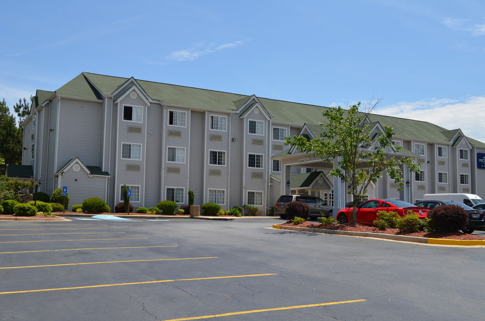 Pet Friendly Microtel Inn & Suites by Wyndham Union City/Atlanta Airport in Union City, Georgia