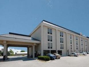 Pet Friendly New Victorian Inn & Suites in Omaha, Nebraska