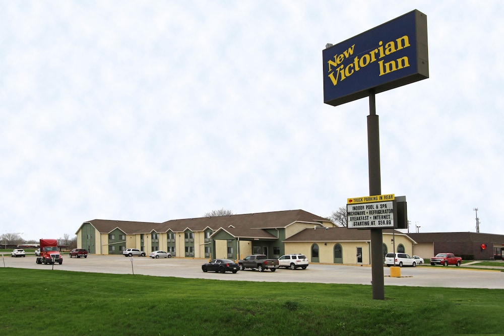 Pet Friendly New Victorian Inn Norfolk in Norfolk, Nebraska