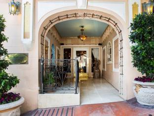 Pet Friendly Nob Hill Hotel in San Francisco, California