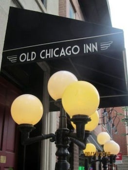 Pet Friendly Old Chicago Inn in Chicago, Illinois