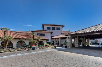 Pet Friendly Omni Rancho Las Palmas Resort & Spa in Rancho Mirage, California