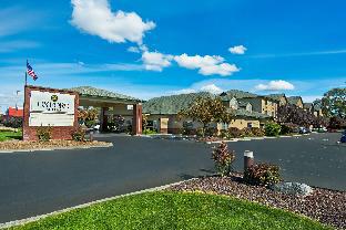 Pet Friendly Oxford Suites Hermiston in Hermiston, Oregon