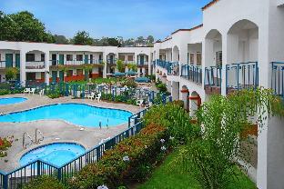 Pet Friendly Oxford Suites Pismo Beach in Pismo Beach, California