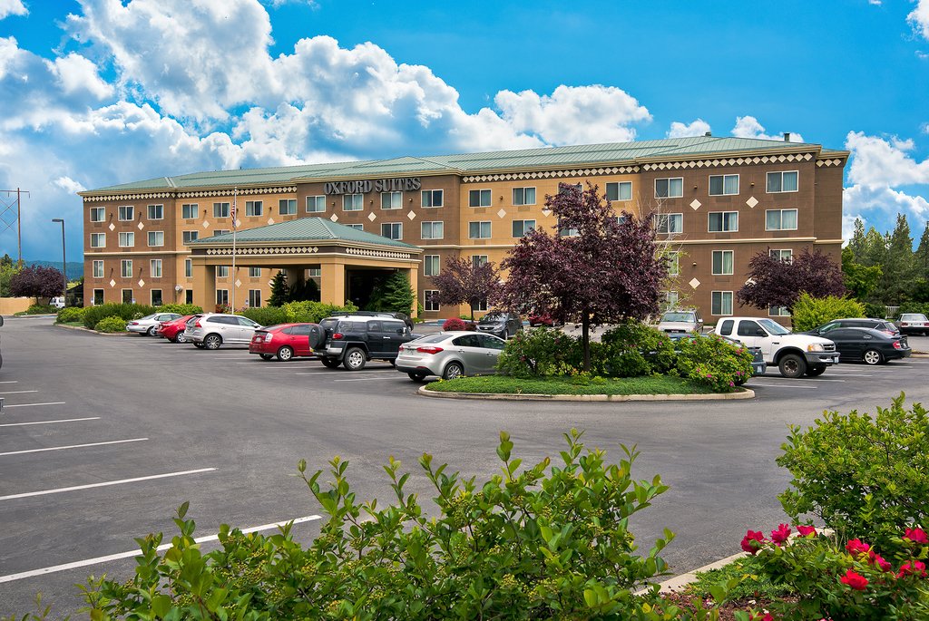 Pet Friendly Oxford Suites Spokane Valley in Spokane Valley, Washington